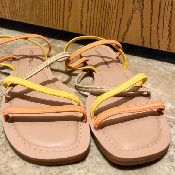 Lucky Brand Women’s Tan Multi Summer Strappy Flat Sandals Sz-7.5 - Picture 3 of 5